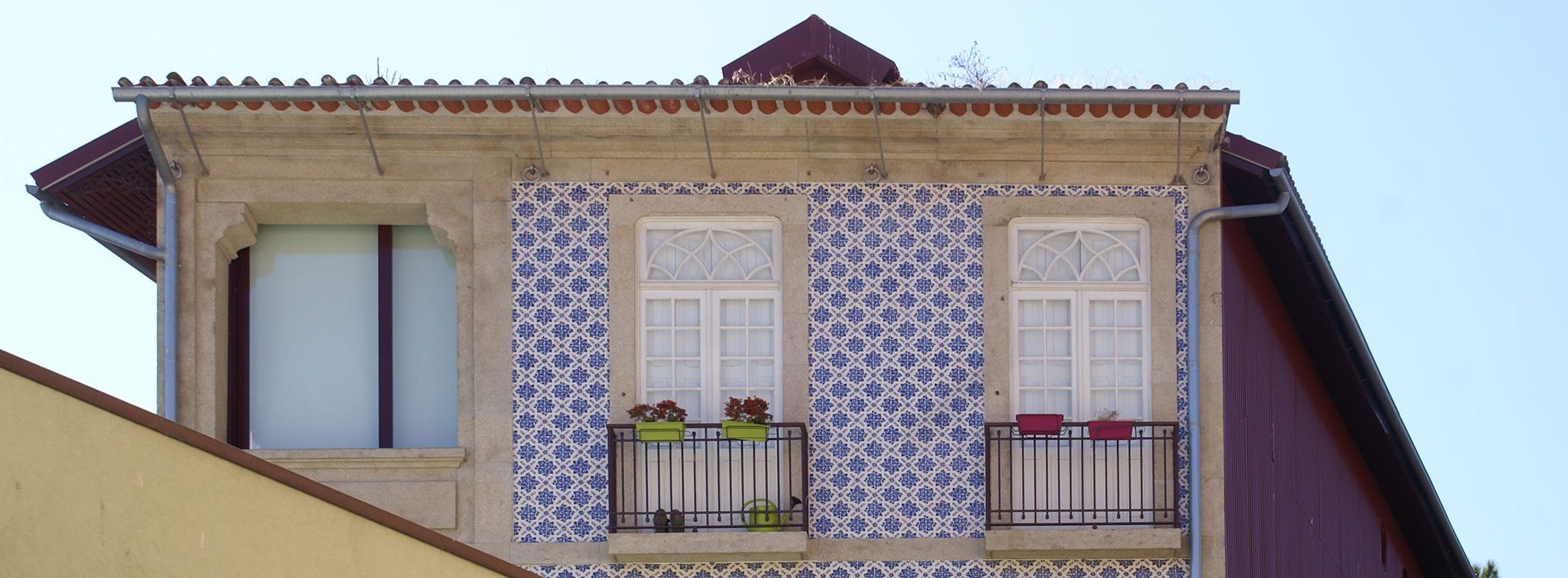 Apartamentos e Loja em edifício reabilitado, na Rua do Rosário